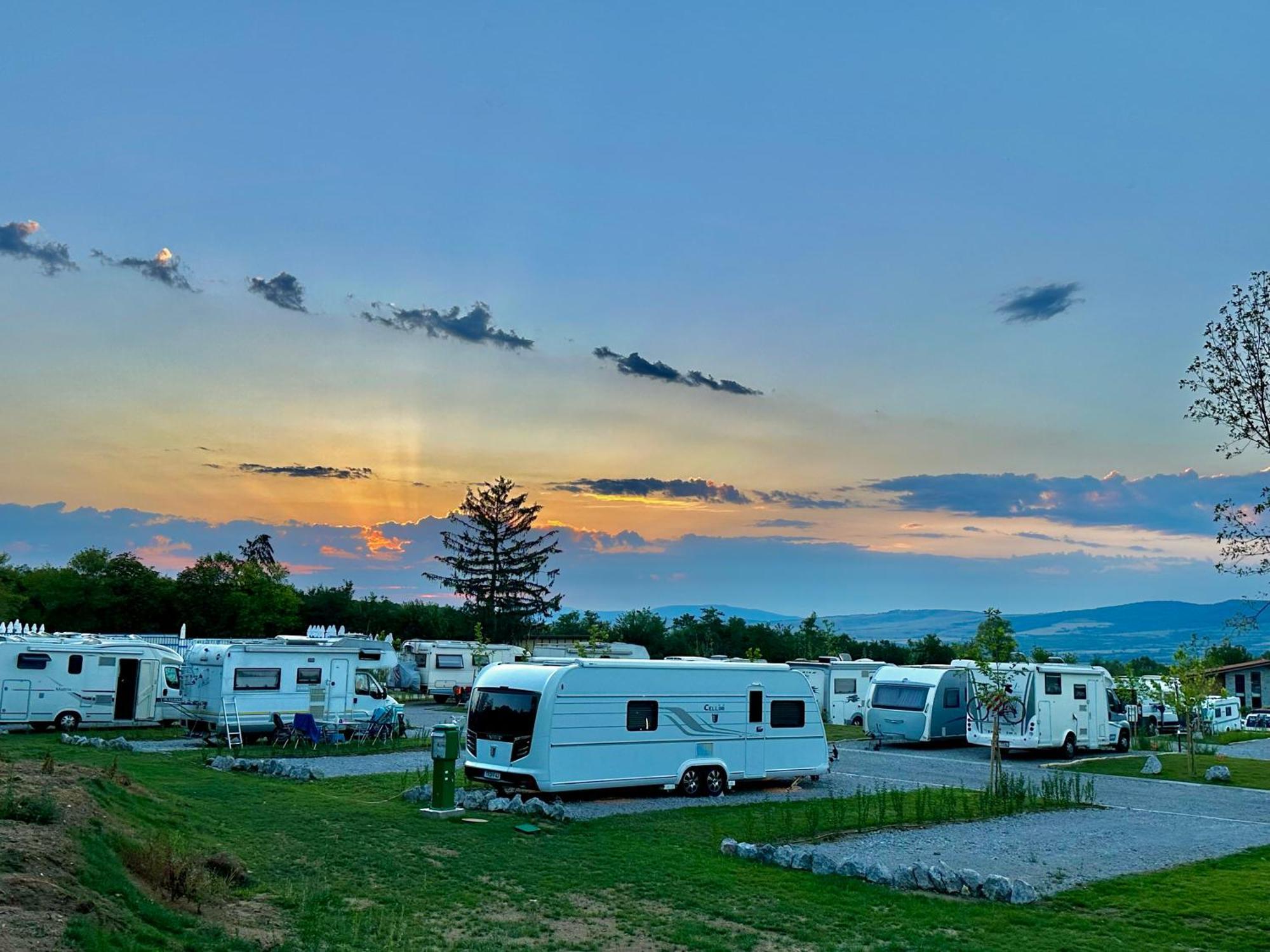 7 Lakes Camping Сапарева-Баня Экстерьер фото